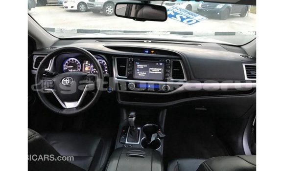Buy Import Toyota Highlander Other Car in Import - Dubai in Baa Buy Import Toyota Highlander Other Car in Import - Dubai in Baa