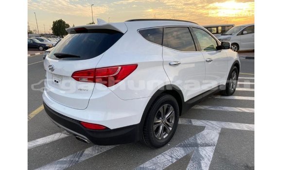 Buy Import Hyundai Santa Fe White Car in Import - Dubai in Baa Buy Import Hyundai Santa Fe White Car in Import - Dubai in Baa