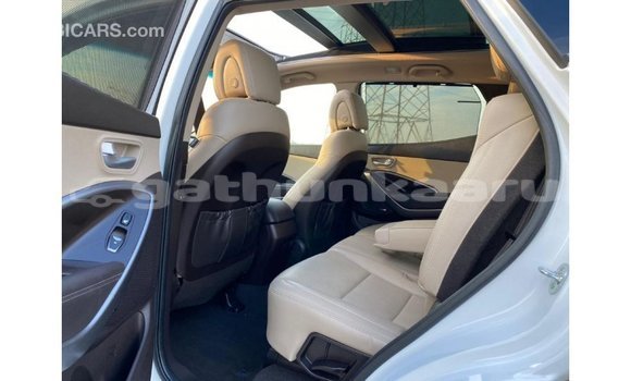 Buy Import Hyundai Santa Fe White Car in Import - Dubai in Baa Buy Import Hyundai Santa Fe White Car in Import - Dubai in Baa