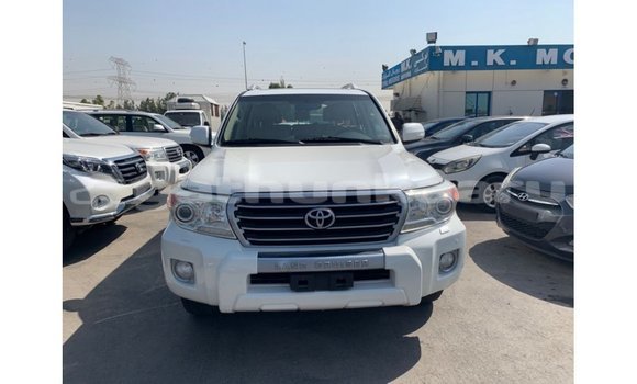 Buy Import Toyota Land Cruiser White Car in Import - Dubai in Baa Buy Import Toyota Land Cruiser White Car in Import - Dubai in Baa