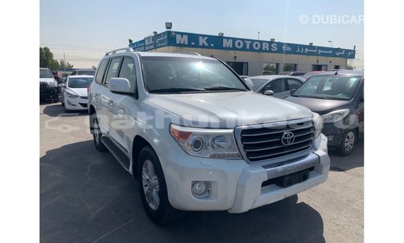 Buy Import Toyota Land Cruiser White Car in Import - Dubai in Baa Buy Import Toyota Land Cruiser White Car in Import - Dubai in Baa