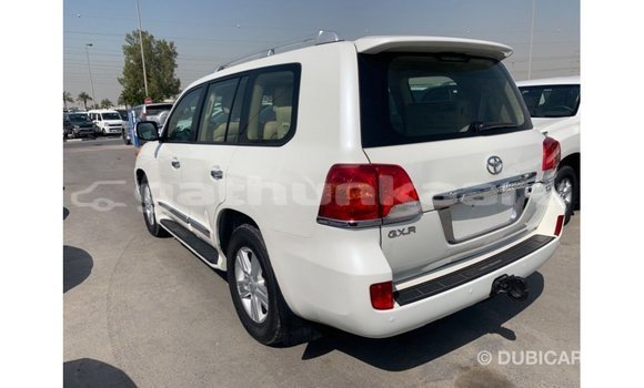 Buy Import Toyota Land Cruiser White Car in Import - Dubai in Baa Buy Import Toyota Land Cruiser White Car in Import - Dubai in Baa