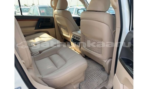 Buy Import Toyota Land Cruiser White Car in Import - Dubai in Baa Buy Import Toyota Land Cruiser White Car in Import - Dubai in Baa