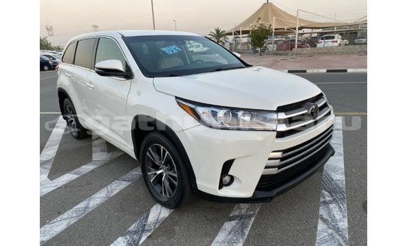 Buy Import Toyota Highlander White Car in Import - Dubai in Baa Buy Import Toyota Highlander White Car in Import - Dubai in Baa