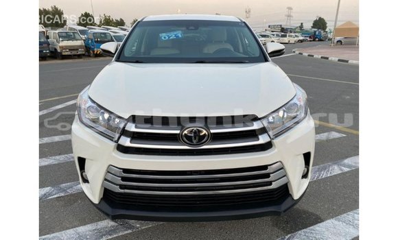 Buy Import Toyota Highlander White Car in Import - Dubai in Baa Buy Import Toyota Highlander White Car in Import - Dubai in Baa