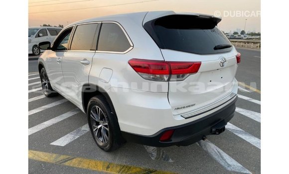 Buy Import Toyota Highlander White Car in Import - Dubai in Baa Buy Import Toyota Highlander White Car in Import - Dubai in Baa