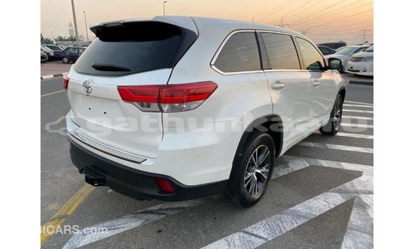 Buy Import Toyota Highlander White Car in Import - Dubai in Baa Buy Import Toyota Highlander White Car in Import - Dubai in Baa