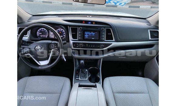 Buy Import Toyota Highlander White Car in Import - Dubai in Baa Buy Import Toyota Highlander White Car in Import - Dubai in Baa