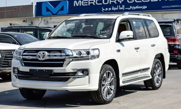 Buy Import Toyota Land Cruiser White Car in Import - Dubai in Baa Buy Import Toyota Land Cruiser White Car in Import - Dubai in Baa