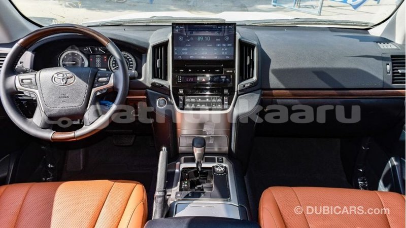 Big with watermark toyota land cruiser baa import dubai 1931