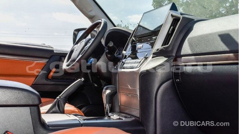 Big with watermark toyota land cruiser baa import dubai 1931