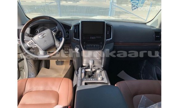 Buy Import Toyota Land Cruiser White Car in Import - Dubai in Baa Buy Import Toyota Land Cruiser White Car in Import - Dubai in Baa