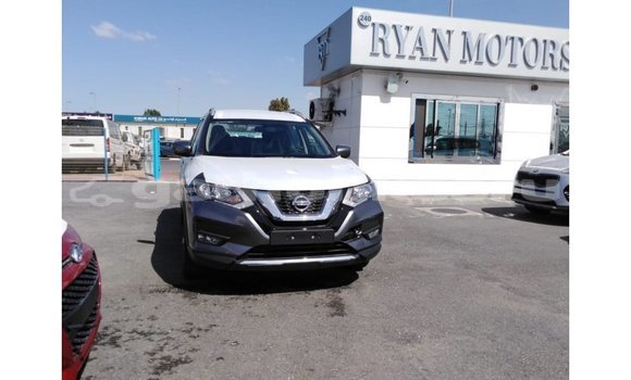 Buy Import Nissan Evalia Other Truck in Import - Dubai in Baa