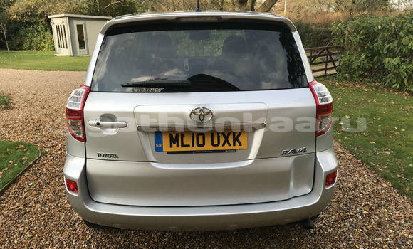 Buy Used Toyota RAV4 Silver Car in Dhonfanu in Baa Buy Used Toyota RAV4 Silver Car in Dhonfanu in Baa