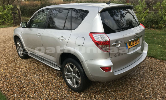 Buy Used Toyota RAV4 Silver Car in Dhonfanu in Baa Buy Used Toyota RAV4 Silver Car in Dhonfanu in Baa