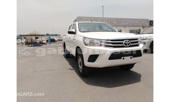 Buy Import Toyota Hilux White Car in Import - Dubai in Baa Buy Import Toyota Hilux White Car in Import - Dubai in Baa