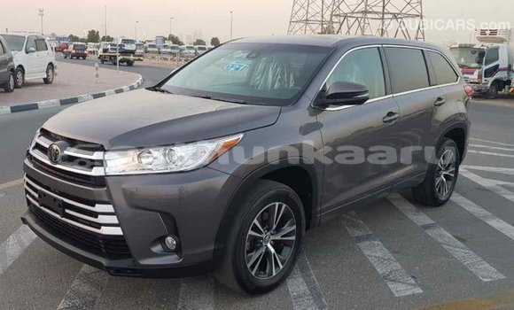 Buy Import Toyota Highlander Other Car in Import - Dubai in Baa Buy Import Toyota Highlander Other Car in Import - Dubai in Baa