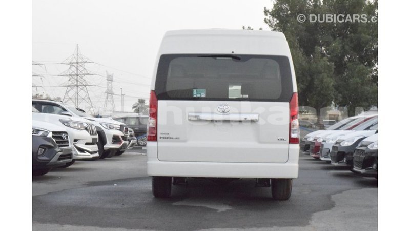 Big with watermark toyota hiace baa import dubai 1989