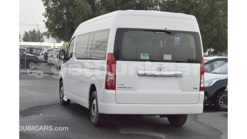 Big with watermark toyota hiace baa import dubai 1989