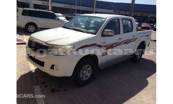 Buy Import Toyota Hilux White Car in Import - Dubai in Baa Buy Import Toyota Hilux White Car in Import - Dubai in Baa