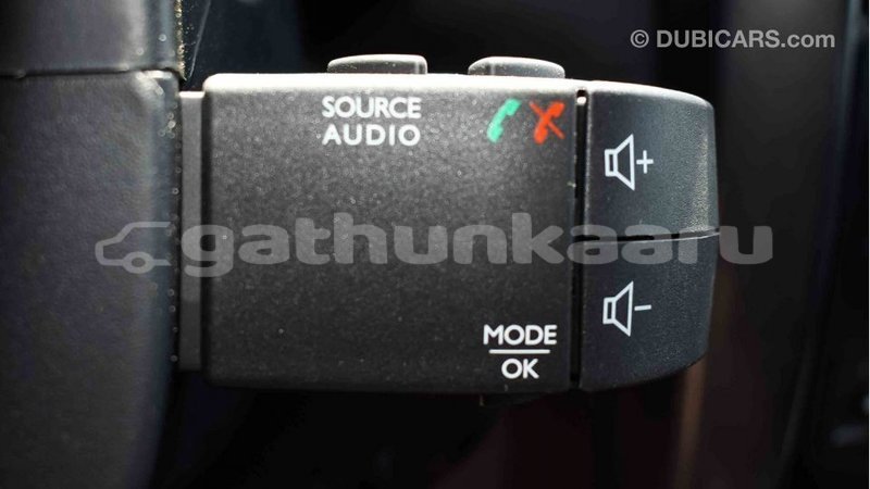 Big with watermark renault duster baa import dubai 2001