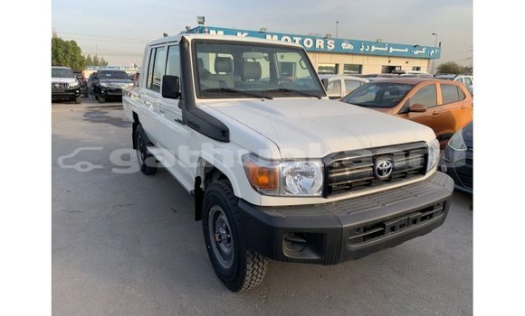 Buy Import Toyota Land Cruiser White Car in Import - Dubai in Baa Buy Import Toyota Land Cruiser White Car in Import - Dubai in Baa