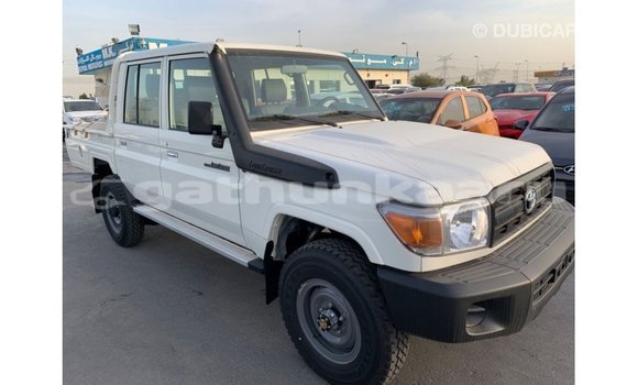 Buy Import Toyota Land Cruiser White Car in Import - Dubai in Baa Buy Import Toyota Land Cruiser White Car in Import - Dubai in Baa