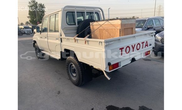 Buy Import Toyota Land Cruiser White Car in Import - Dubai in Baa Buy Import Toyota Land Cruiser White Car in Import - Dubai in Baa
