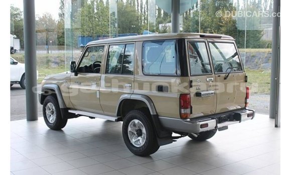 Buy Import Toyota Land Cruiser Beige Car in Import - Dubai in Baa Buy Import Toyota Land Cruiser Beige Car in Import - Dubai in Baa