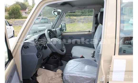 Buy Import Toyota Land Cruiser Beige Car in Import - Dubai in Baa Buy Import Toyota Land Cruiser Beige Car in Import - Dubai in Baa