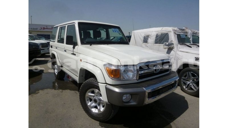 Big with watermark toyota land cruiser baa import dubai 2044