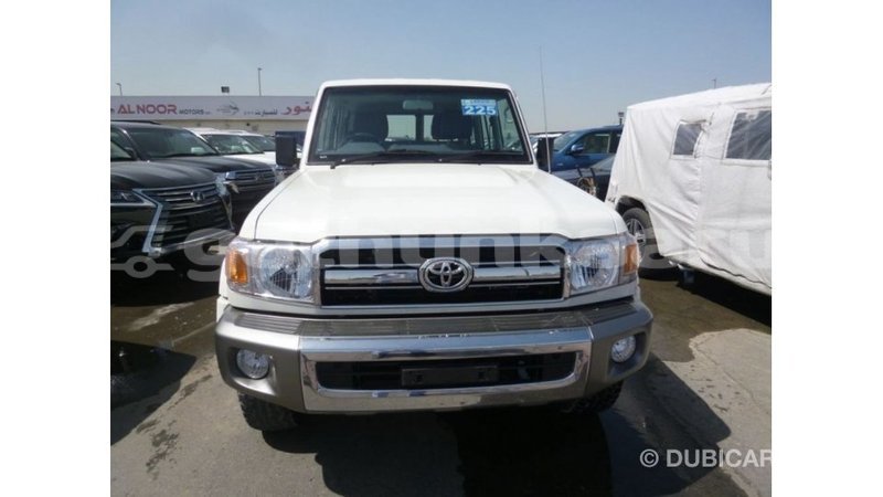 Big with watermark toyota land cruiser baa import dubai 2044