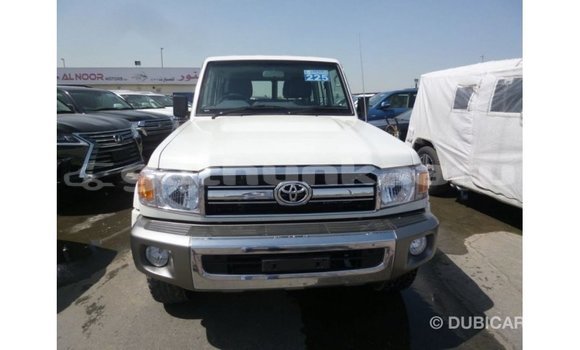 Buy Import Toyota Land Cruiser White Car in Import - Dubai in Baa Buy Import Toyota Land Cruiser White Car in Import - Dubai in Baa