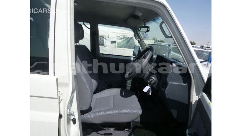 Big with watermark toyota land cruiser baa import dubai 2044