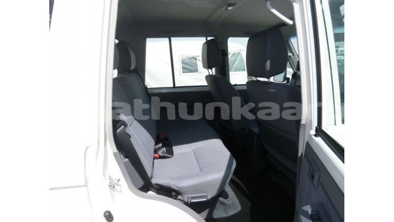 Big with watermark toyota land cruiser baa import dubai 2044