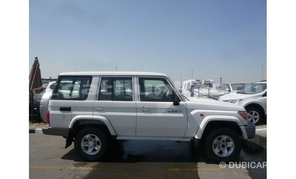 Buy Import Toyota Land Cruiser White Car in Import - Dubai in Baa Buy Import Toyota Land Cruiser White Car in Import - Dubai in Baa