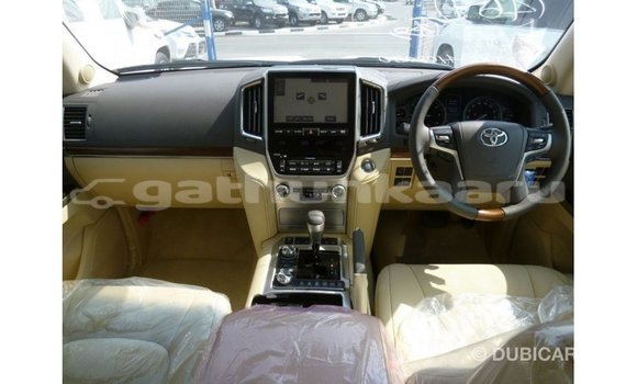 Buy Import Toyota Land Cruiser White Car in Import - Dubai in Baa Buy Import Toyota Land Cruiser White Car in Import - Dubai in Baa
