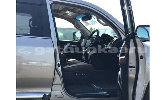Buy Import Toyota Land Cruiser Other Car in Import - Dubai in Baa Buy Import Toyota Land Cruiser Other Car in Import - Dubai in Baa