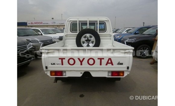 Buy Import Toyota Land Cruiser White Car in Import - Dubai in Baa Buy Import Toyota Land Cruiser White Car in Import - Dubai in Baa