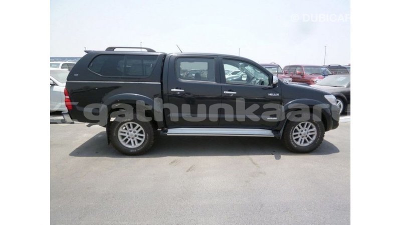Big with watermark toyota hilux baa import dubai 2052