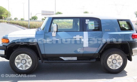 Buy Import Toyota FJ Cruiser Blue Car in Import - Dubai in Baa