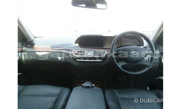 Buy Import Mercedes-Benz 190 White Car in Import - Dubai in Baa Buy Import Mercedes-Benz 190 White Car in Import - Dubai in Baa