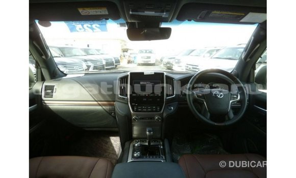 Buy Import Toyota Land Cruiser White Car in Import - Dubai in Baa Buy Import Toyota Land Cruiser White Car in Import - Dubai in Baa