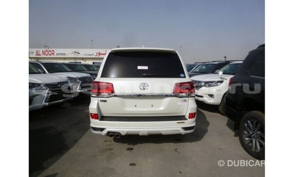 Buy Import Toyota Land Cruiser White Car in Import - Dubai in Baa Buy Import Toyota Land Cruiser White Car in Import - Dubai in Baa