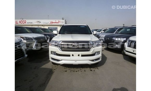 Buy Import Toyota Land Cruiser White Car in Import - Dubai in Baa Buy Import Toyota Land Cruiser White Car in Import - Dubai in Baa