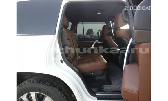 Buy Import Toyota Land Cruiser White Car in Import - Dubai in Baa Buy Import Toyota Land Cruiser White Car in Import - Dubai in Baa