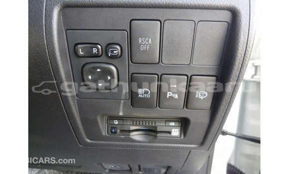 Buy Import Toyota Land Cruiser White Car in Import - Dubai in Baa Buy Import Toyota Land Cruiser White Car in Import - Dubai in Baa
