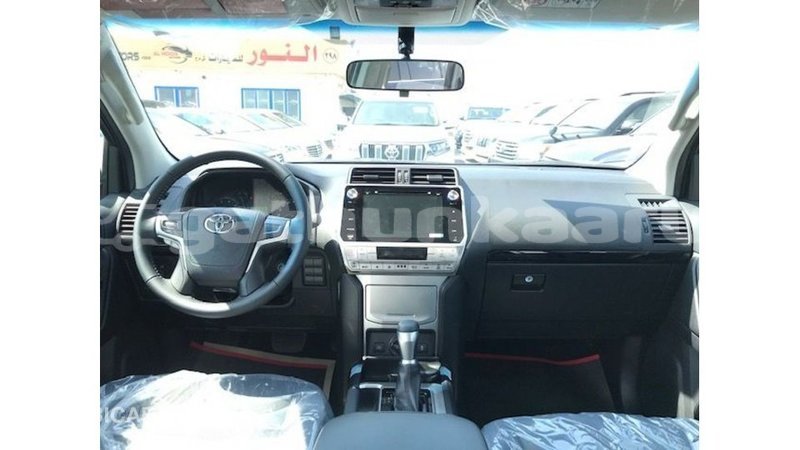 Big with watermark toyota prado baa import dubai 2061