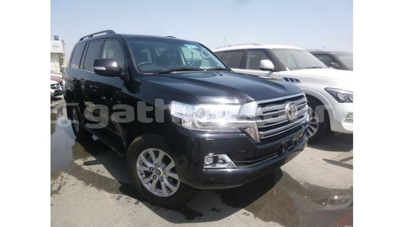 Big with watermark toyota land cruiser baa import dubai 2062