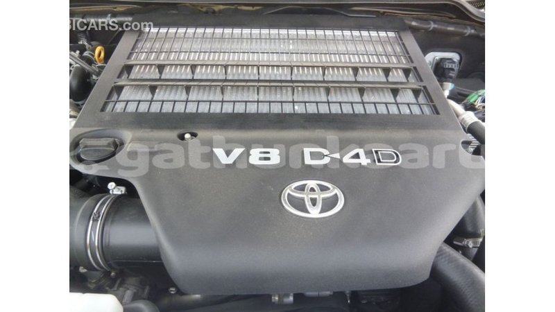Big with watermark toyota land cruiser baa import dubai 2062